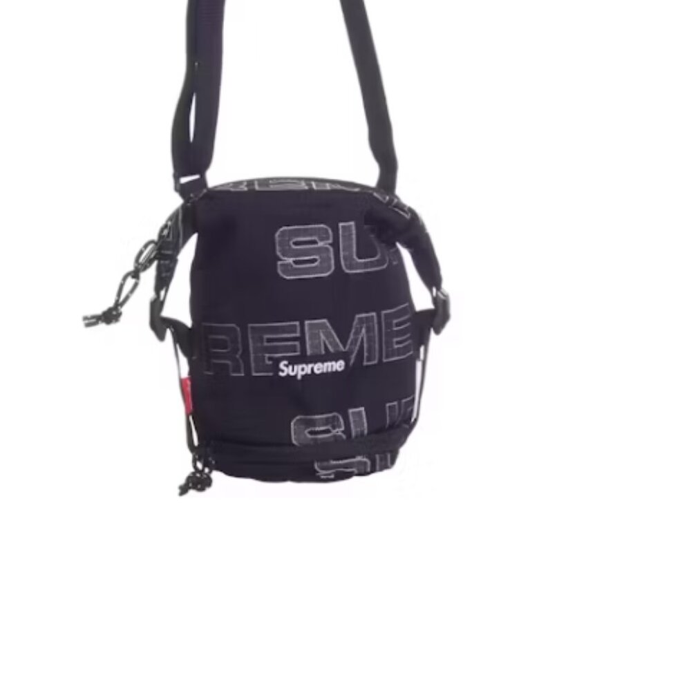 NWT Supreme Neck Pouch - FW21 - Black